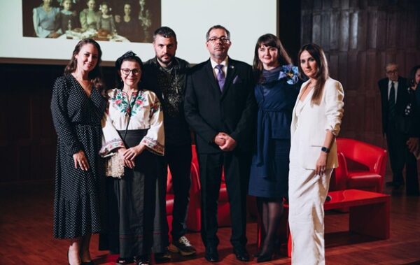 Український фільм Щедрик тріумфально представили у Римі