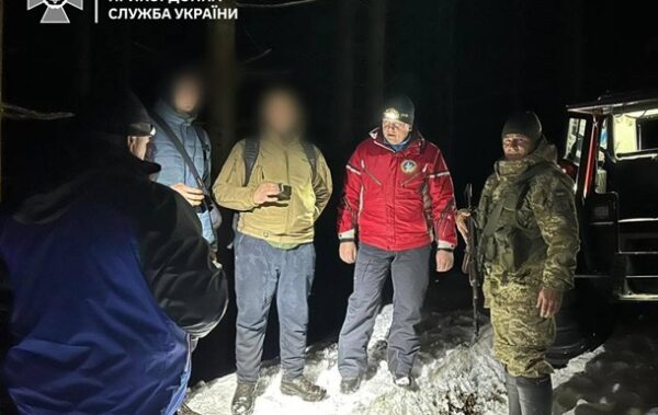 Двоє молодиків три дні блукали горами у пошуках кордону