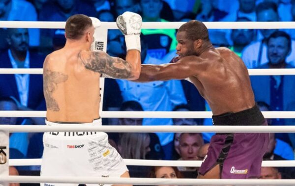 Воррен назвав три жадані бої на 2025 рік – реванш Усика у списку