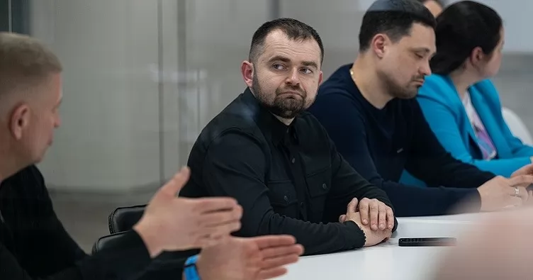 ЗМІ виявили, що через халатність чиновника Міноборони Канєвського для ЗСУ втридорога закупили фляг на 54 млн