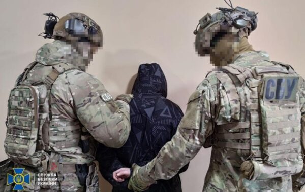 У Кам&rsquo;янці-Подільському затримали агентів РФ за підрив кур&rsquo;єра біля ТЦК