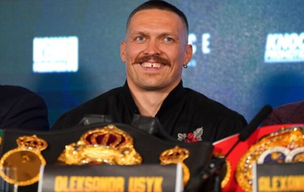Люблю тебе: Усик привітав Ломаченка з днем ​​народження