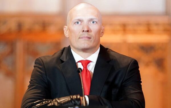 Стало відомо, чи відвідає Усик бій Дюбуа – Паркер