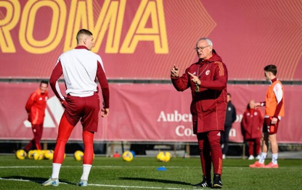 Не хотіли ризикувати: Тренер Роми відреагував на травму Довбика