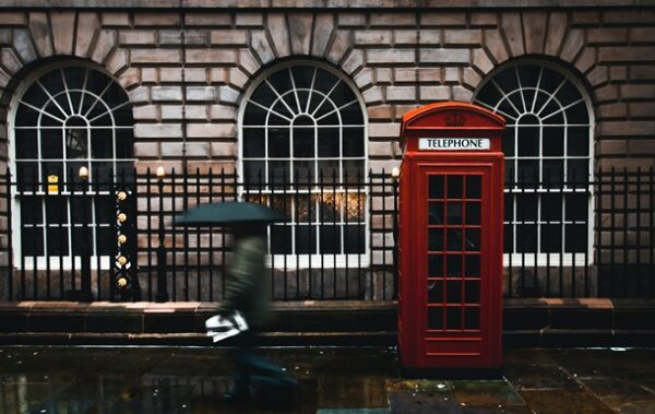 Число американців, що просять громадянство Британії рекордно зросло