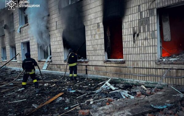 Росіяни вдарили по рятувальній операції у лікарні на Сумщині