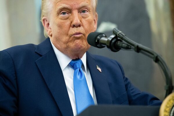 Без згадки про “51-й штат”: Трамп вперше поговорив з новим прем’єром Канади