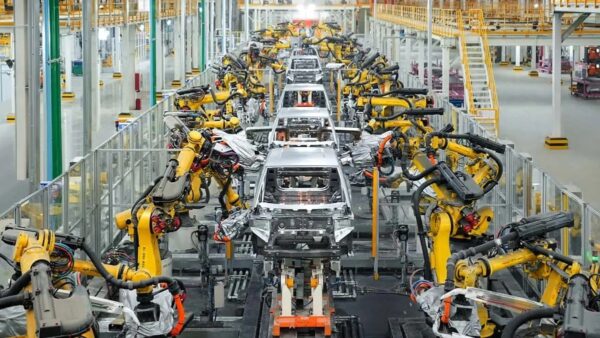 BYD будує мега-фабрику розміром з місто