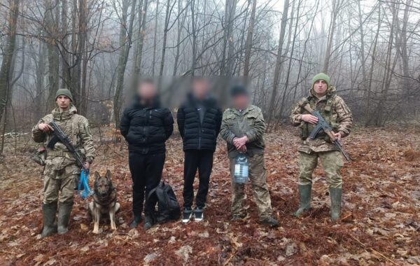 Допомагав ухилянтам тікати через гори: на Закарпатті затримали пенсіонера