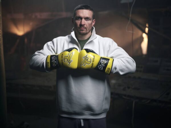 Ексопонент Усика закликав його побитися з Паркером