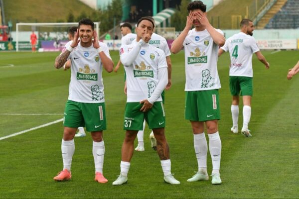 Карпати розгромили Чорноморець у дебютному матчі Кучера