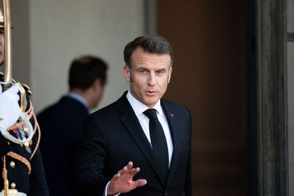 Макрон назвав умову для санкцій з Росії