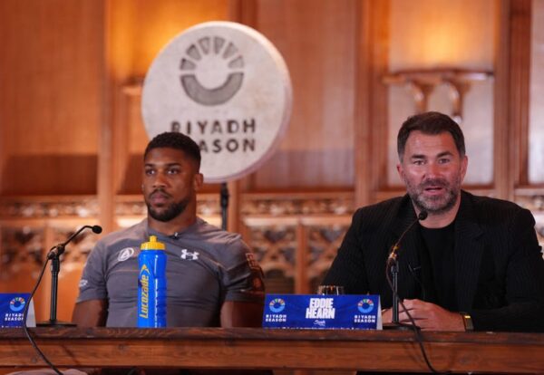 “Потрібно бути обережним”: Промоутер Джошуа оцінив ймовірність бою з Полом