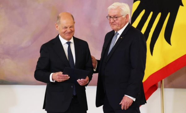 Шольц та його уряд офіційно пішли у відставку