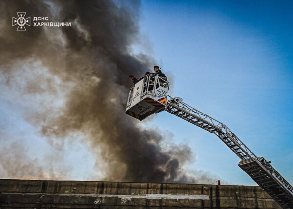 Атака дронів на Харків: з’явилися фото наслідків