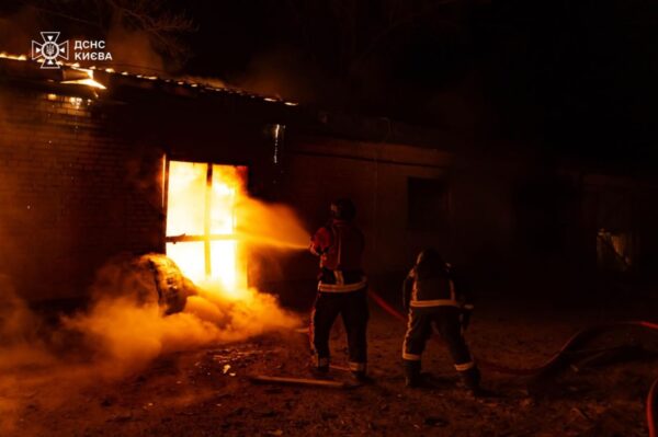 Атака дронів на Київ: постраждали троє людей