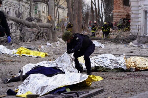 Атака на Суми: в українських дипустановах приспустять прапори