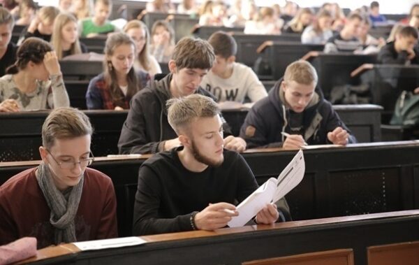 Базова військова підготовка студентів: у Міносвіти розповіли деталі