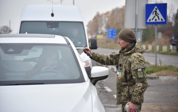 ДПСУ попередила про черги на кордоні