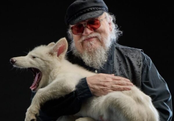 Джордж Мартін зустрівся з генетично відтвореними лютововками