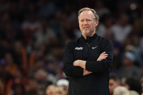 Фінікс звільнив тренера після провалу в регулярному сезоні НБА