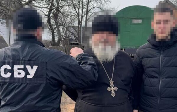 Клірик УПЦ МП коригував удари по Україні в обмін на “евакуацію” в РФ