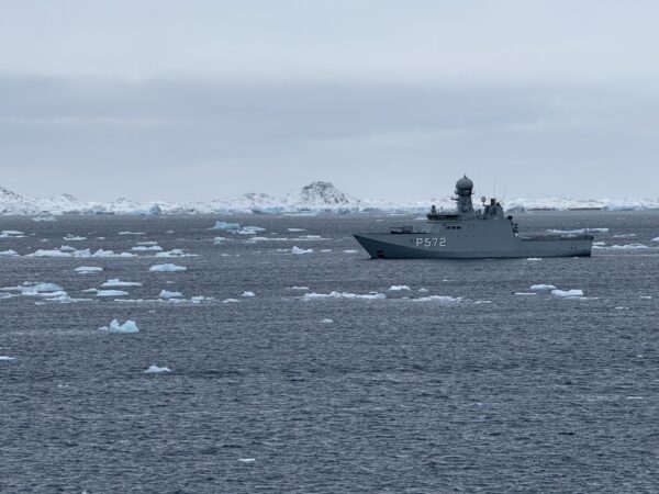 Мінерали та логістика. Війна США та РФ за Арктику