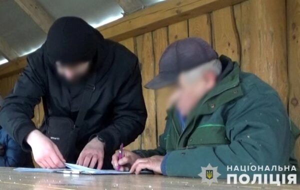 На Львівщині чоловік застрелив пса, бо той “полював на курей”