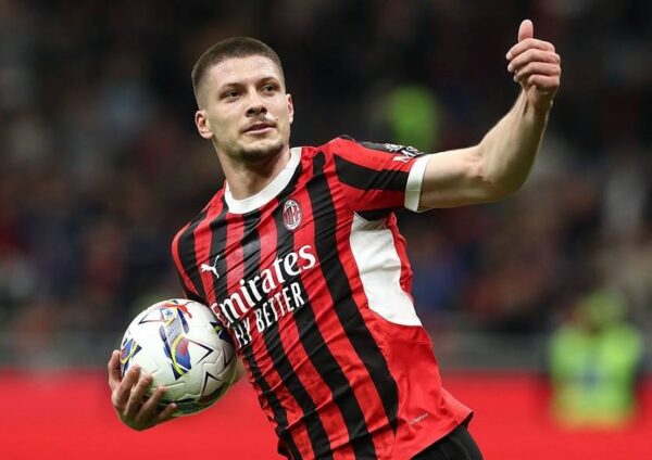 Нападник Мілана зацікавив турецькі клуби, де грають українці