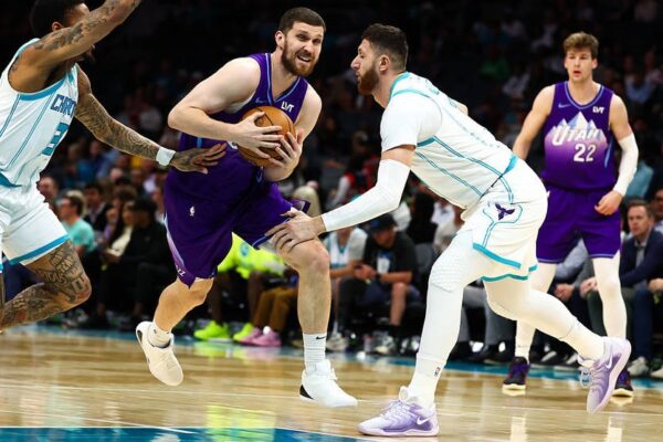 НБА: Юта з Михайлюком програла Шарлотт