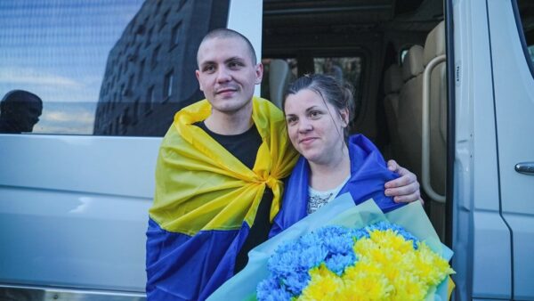 Не бачилися три роки: з полону РФ звільнили маму і сина