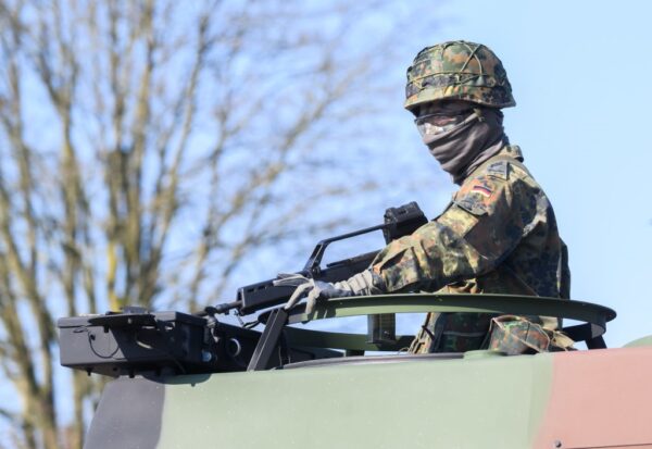 Німеччина розгортає постійну бригаду у Литві