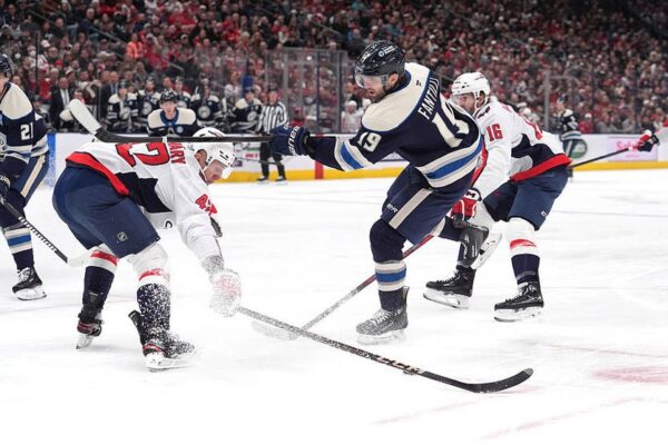 НХЛ: Колумбус розгромив Вашингтон, поразка Рейнджерс від Кароліни