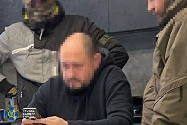 Одного з керівників податкової служби Сумської області затримали на хабарі