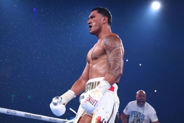 Опетая травмований, бій перенесли