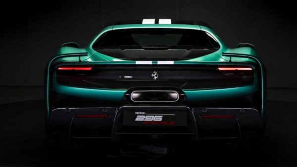 Показана екстремальна версія суперкара Ferrari 296