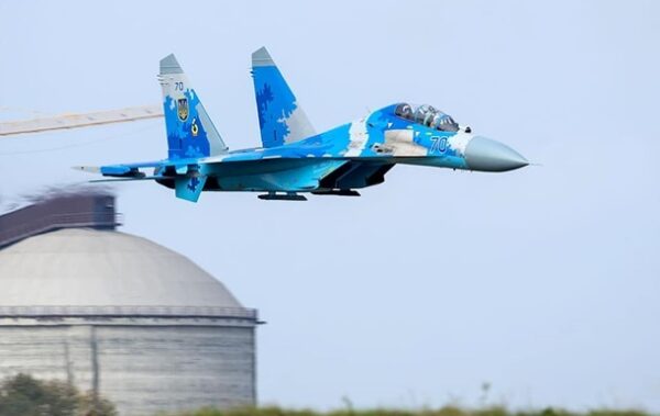 Повітряні сили заявили про втрату винищувача Су-27