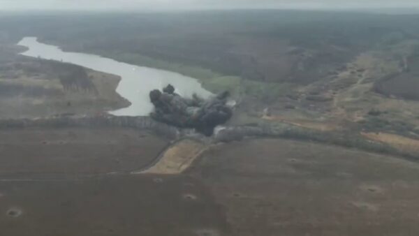 Росіяни скинули авіабомбу на власну греблю