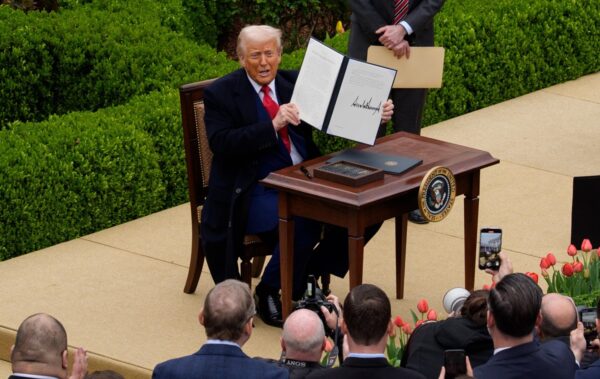 Трамп оголосив надзвичайний стан в економіці США