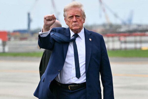 Трамп підписав укази про послаблення мит на авто