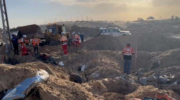 У Газі в “братській могилі” знайшли тіла 14 зниклих гумпрацівників