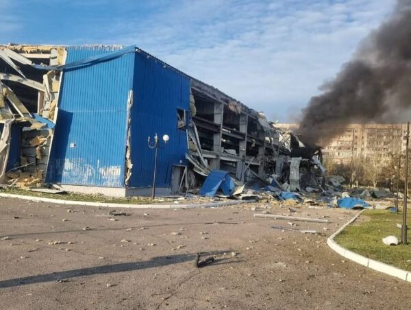 У Херсоні внаслідок удару РФ зруйновано льодовий палац