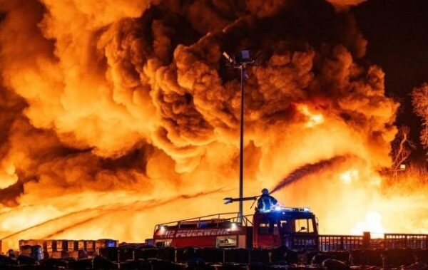 У Німеччині сплахнула масштабна пожежа на заводі