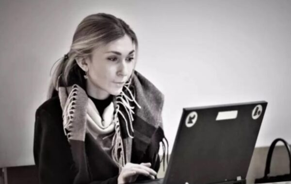 Україна повернула тіло вбитої росіянами журналістки Рощиної