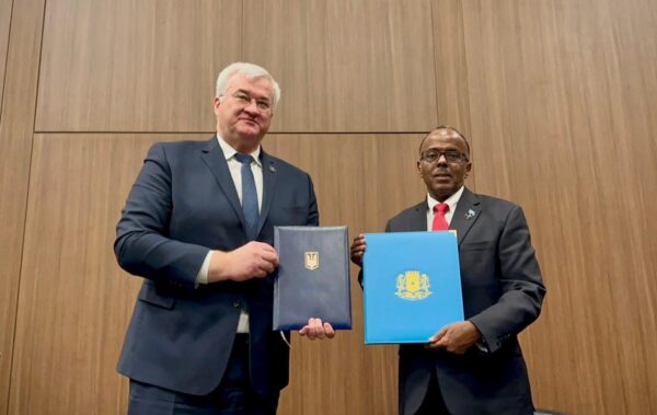 Україна встановила дипломатичні відносини з Сомалі