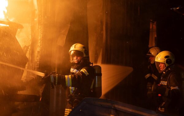 В Києві ліквідували пожежу площею 1500 кв.метрів