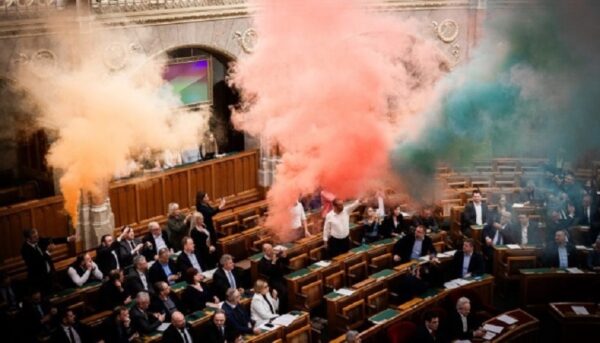 В Угорщині деяким депутатам заборонили вхід до парламенту