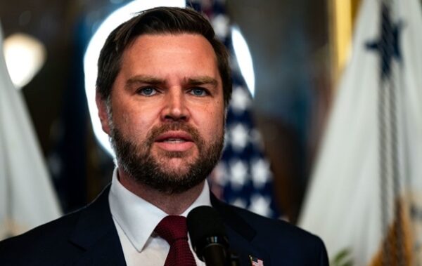 Венс зробив заяву щодо Маска