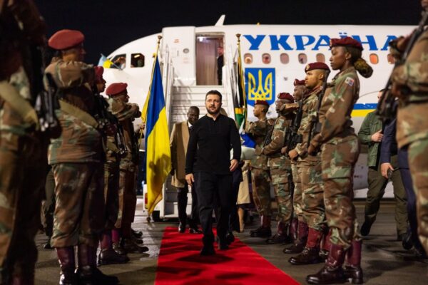 Зеленський прибув у ПАР з робочим візитом