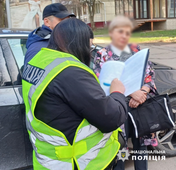 Жінка залучила кримінальників, щоб отримати $300 тис. від колишнього